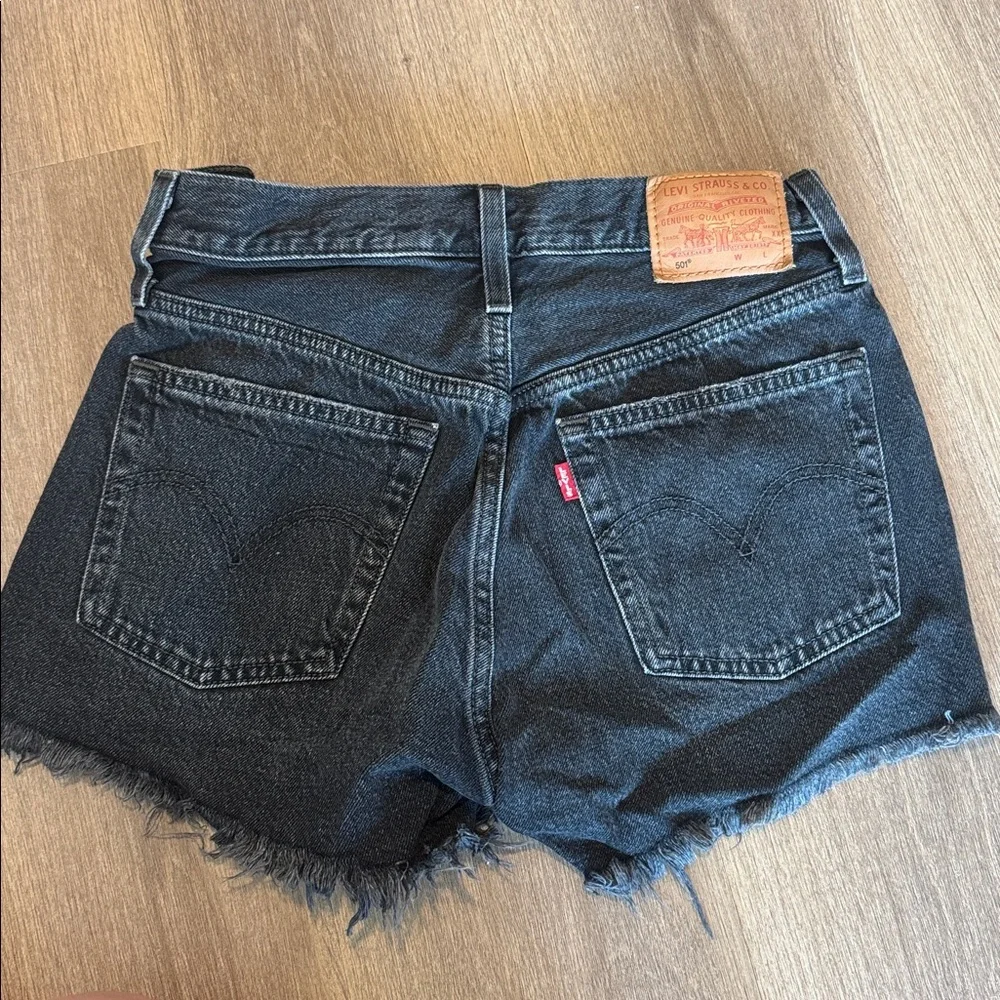 Black Levi premium denim shorts. Size 24. Worn twice - Picture 3 of 3
